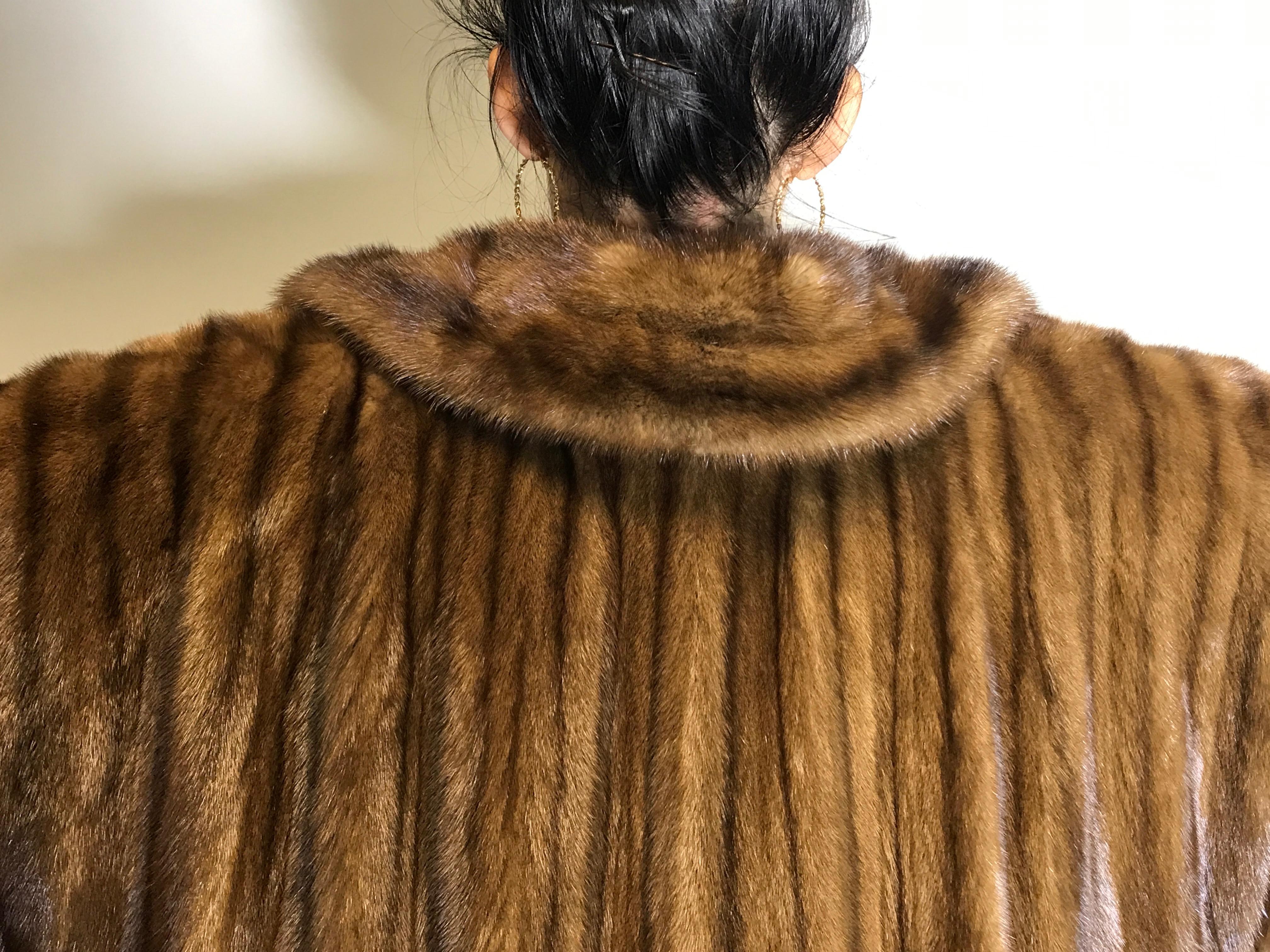 Velvet mink fur coat by BRAUN. Swinger/swing coat. silk mink brown (10) In Excellent Condition For Sale In Berlin, DE
