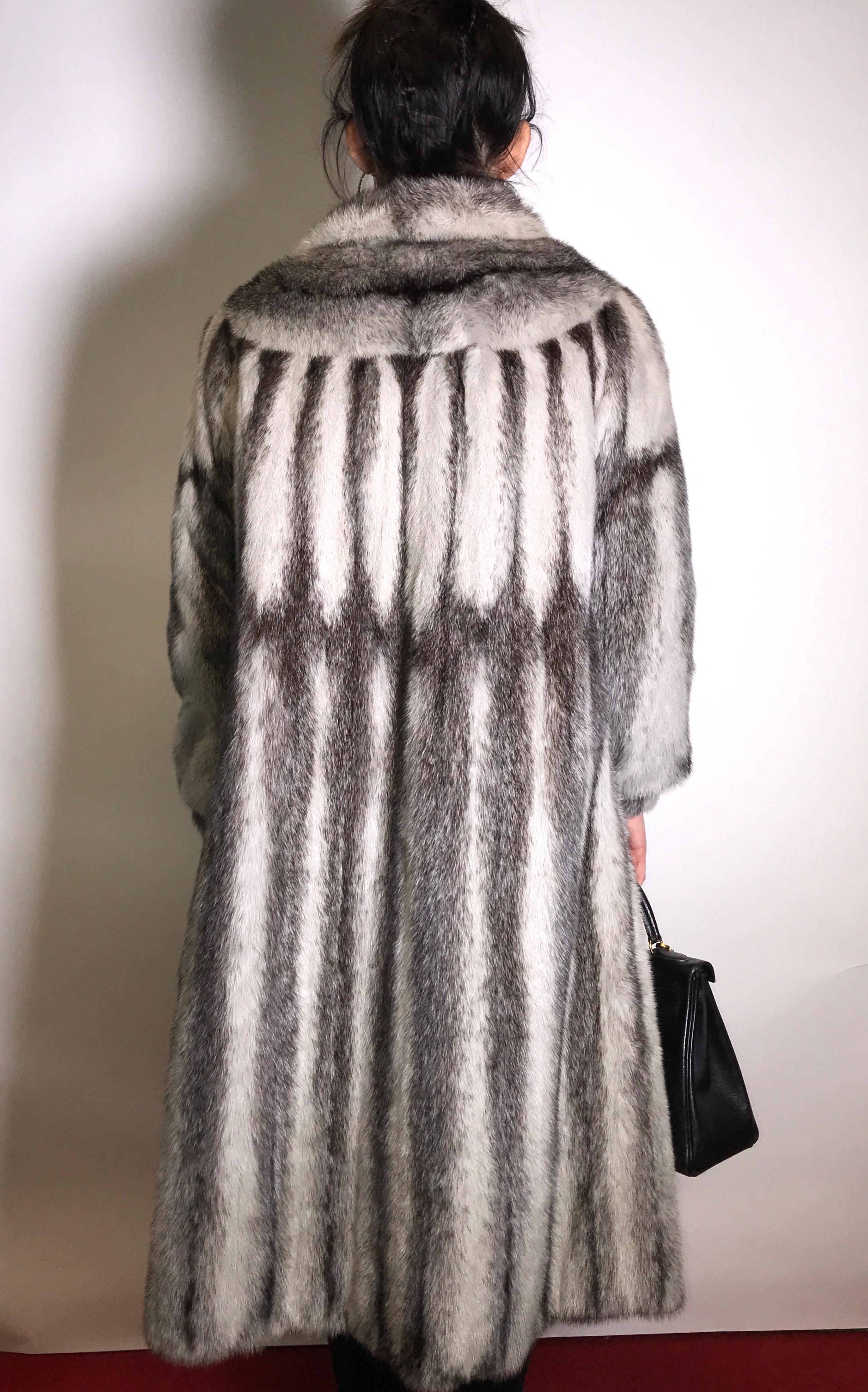 Women's Long colored cross saga mink fur coat. Light gray / black (14) For Sale