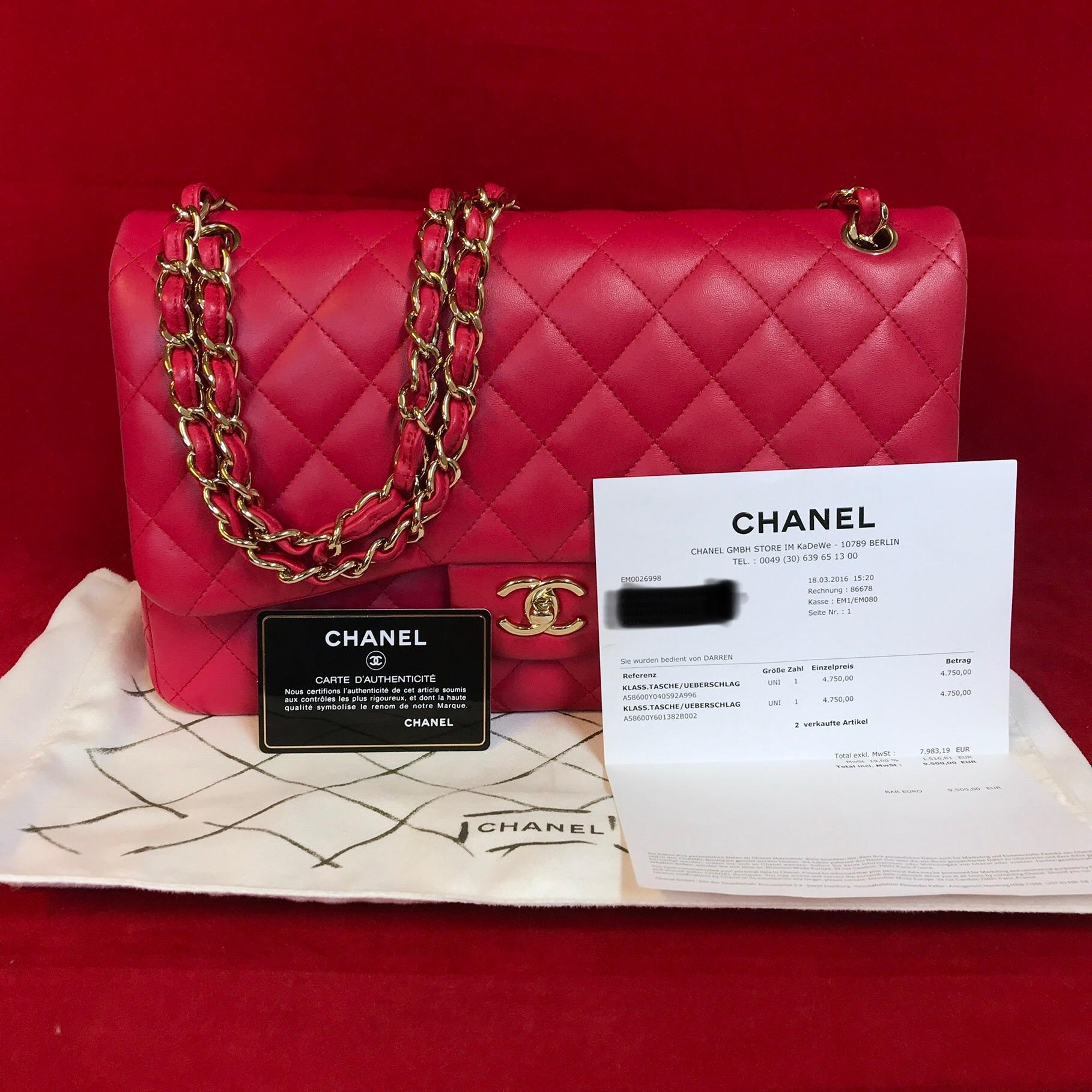 CHANEL double flap Bag Jumbo made of pink quilted lambskin.

The bag is in a very good condition and has minimal signs of use.

The delivery includes:
- Chanel double flap bag Jumbo
- Dustbag
- warranty card
- Original CHANEL bill of