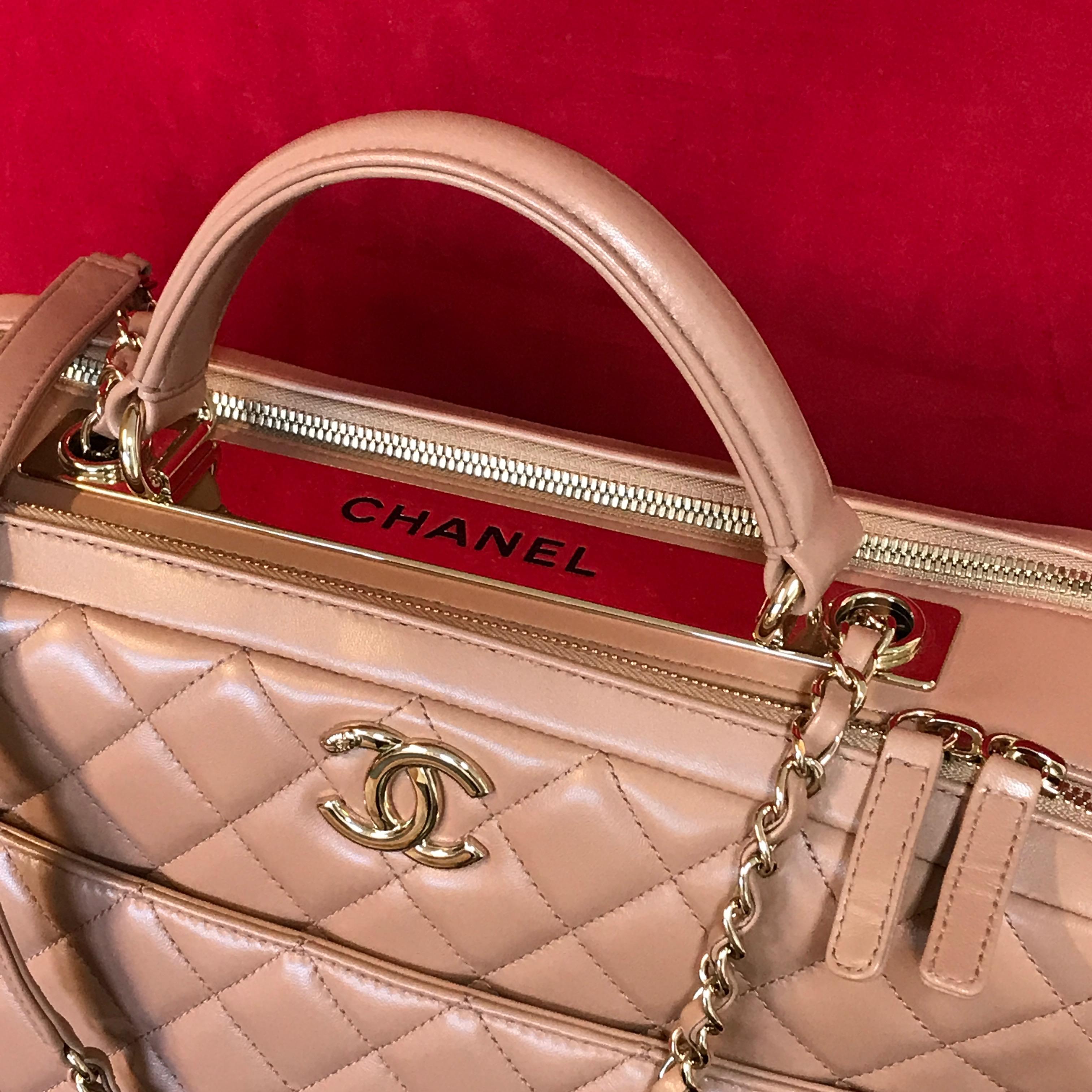 CHANEL CC bowling bag / shoulder bag beige quilted lambskin 2016 In Good Condition For Sale In Berlin, DE