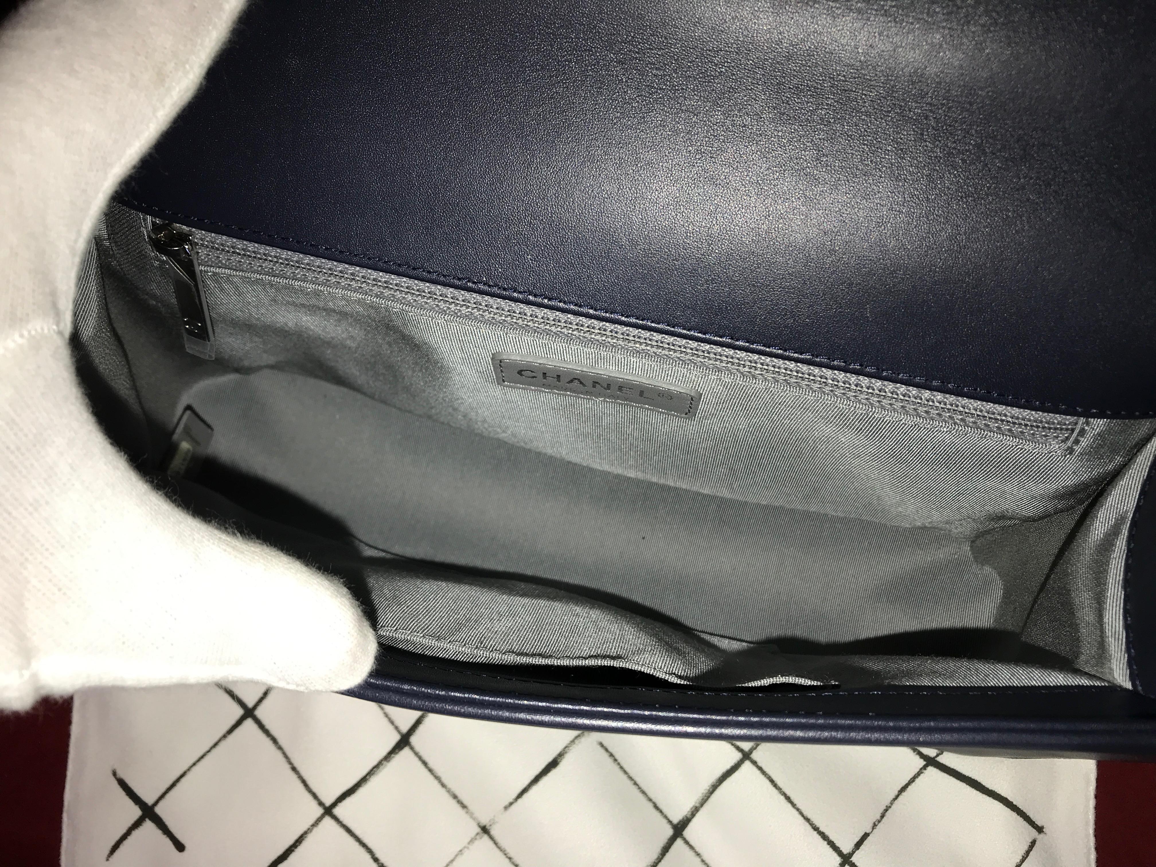 Women's or Men's CHANEL Boy New Medium navy blue shoulder bag chevron lambskin 2016 For Sale