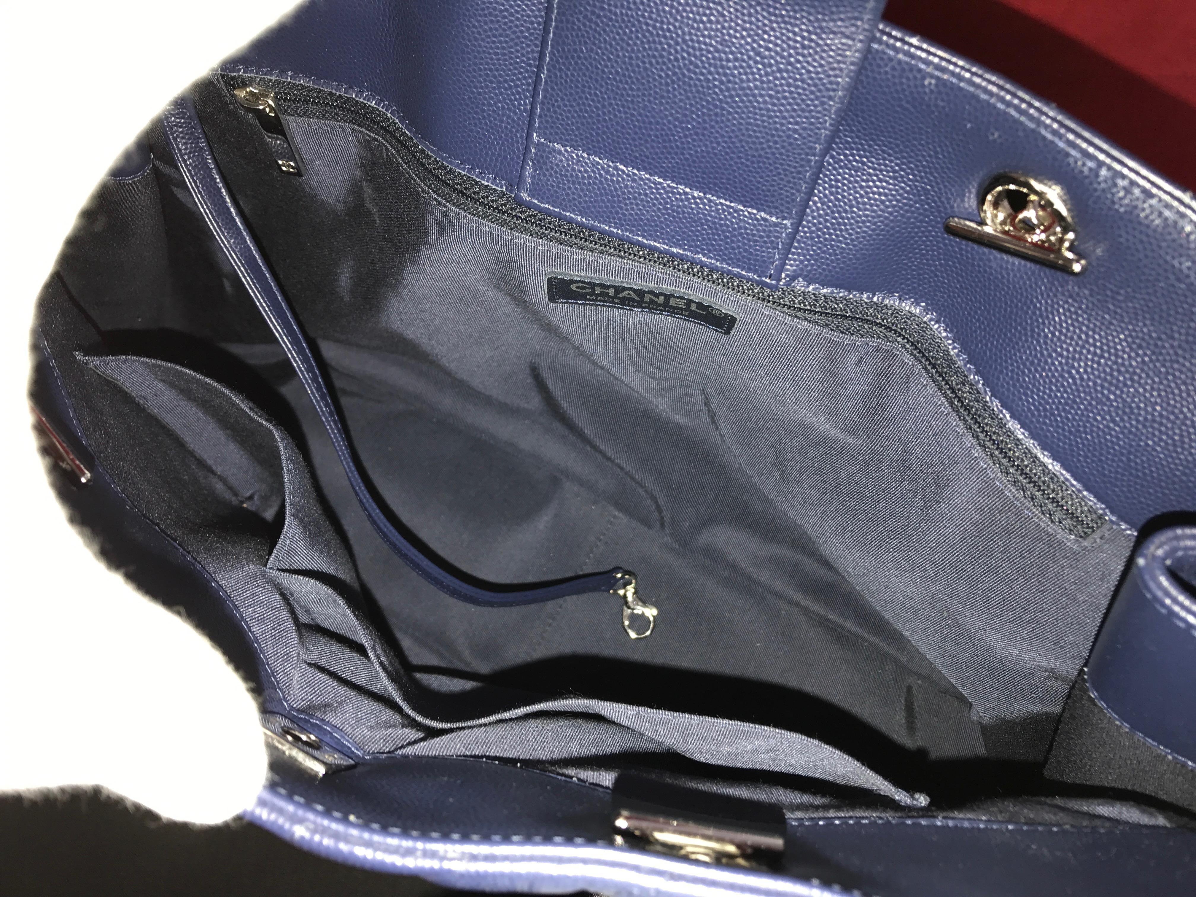 Large CHANEL CC Shopping Bag/Shopper chain chevron lambskin navy blue 2016 For Sale 3