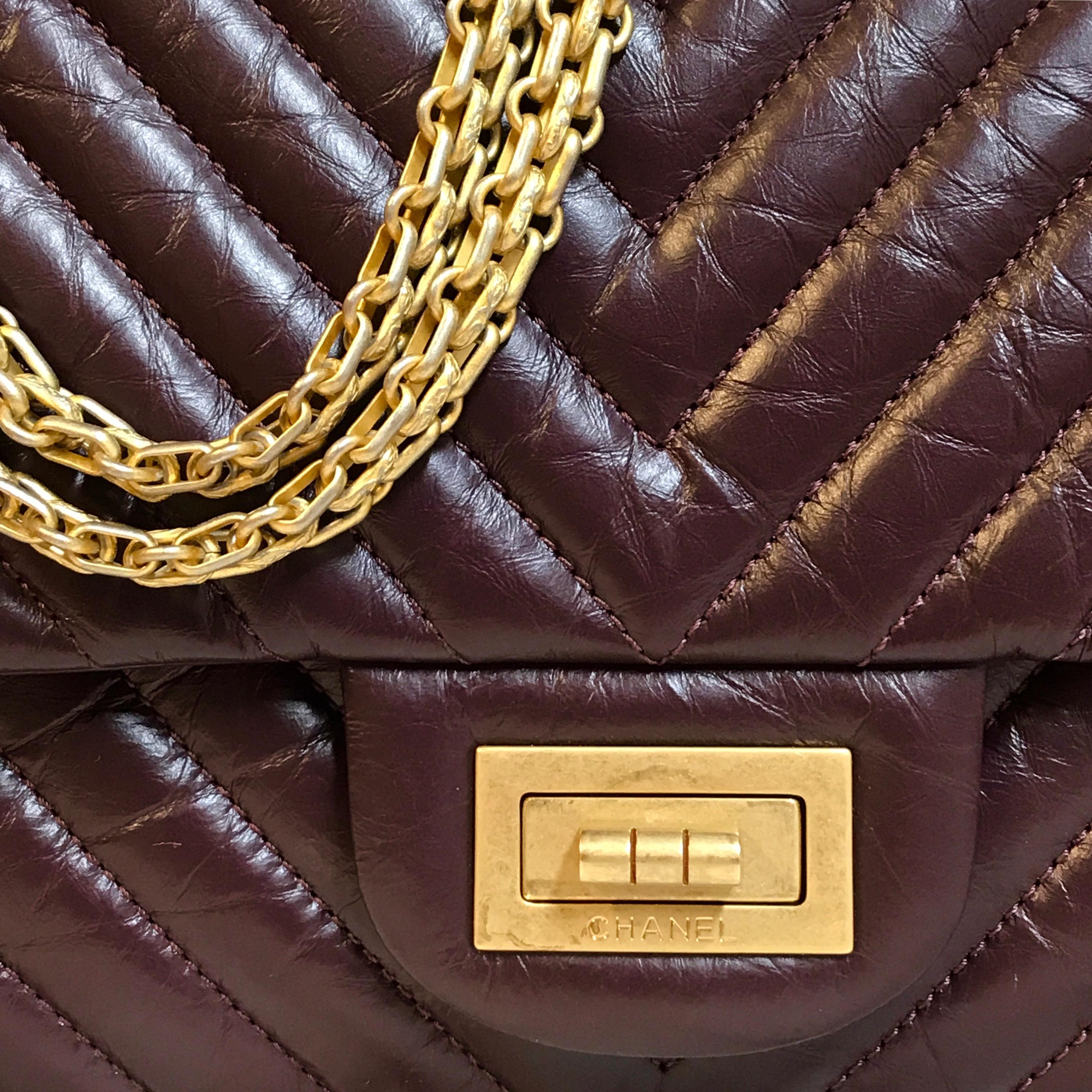 Black Limited CHANEL 2.55 shoulder bag bordeaux distressed chevron lambskin 2016 For Sale