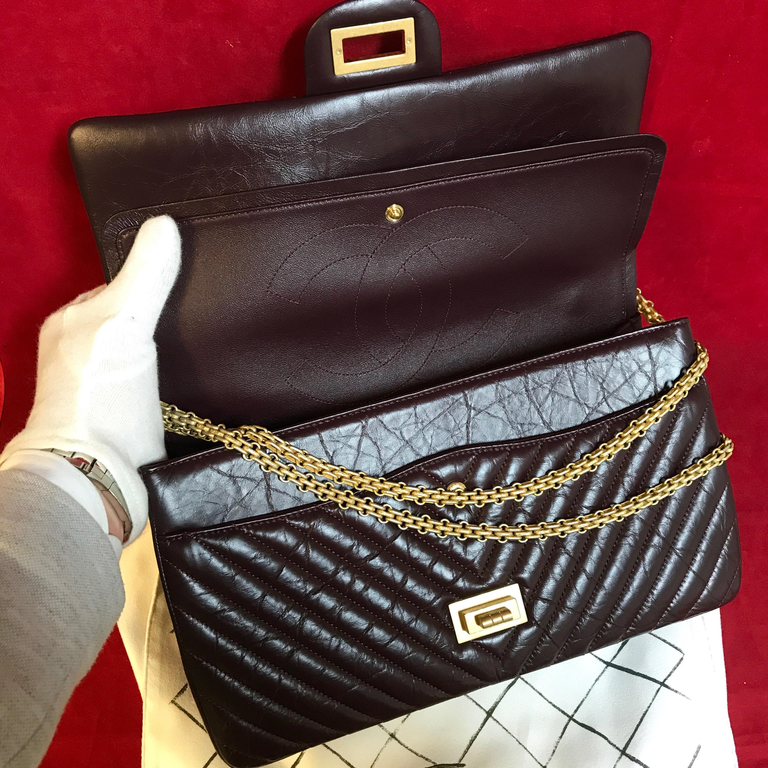 Limited CHANEL 2.55 shoulder bag bordeaux distressed chevron lambskin 2016 For Sale 2