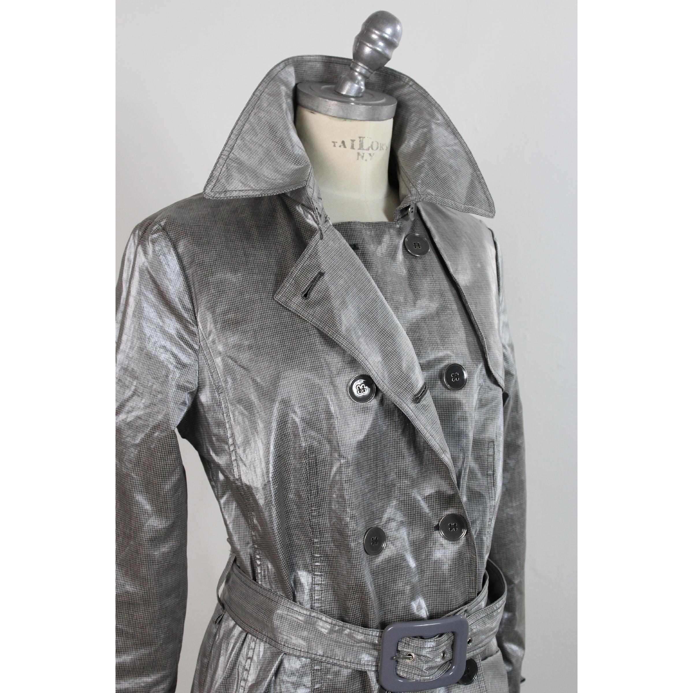 Giorgio Armani Trench Raincoat Glossy Effect Linen Check Vintage Gray, 1990s In Excellent Condition In Brindisi, Bt