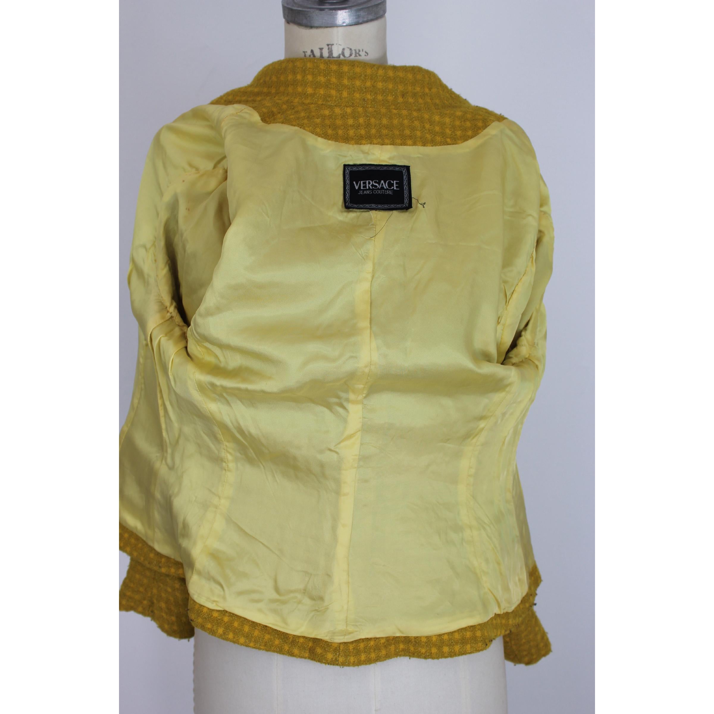 Versace Jeans Couture Boucle Jacket Blazer Wool Vintage Yellow, 1990s In Excellent Condition In Brindisi, Bt