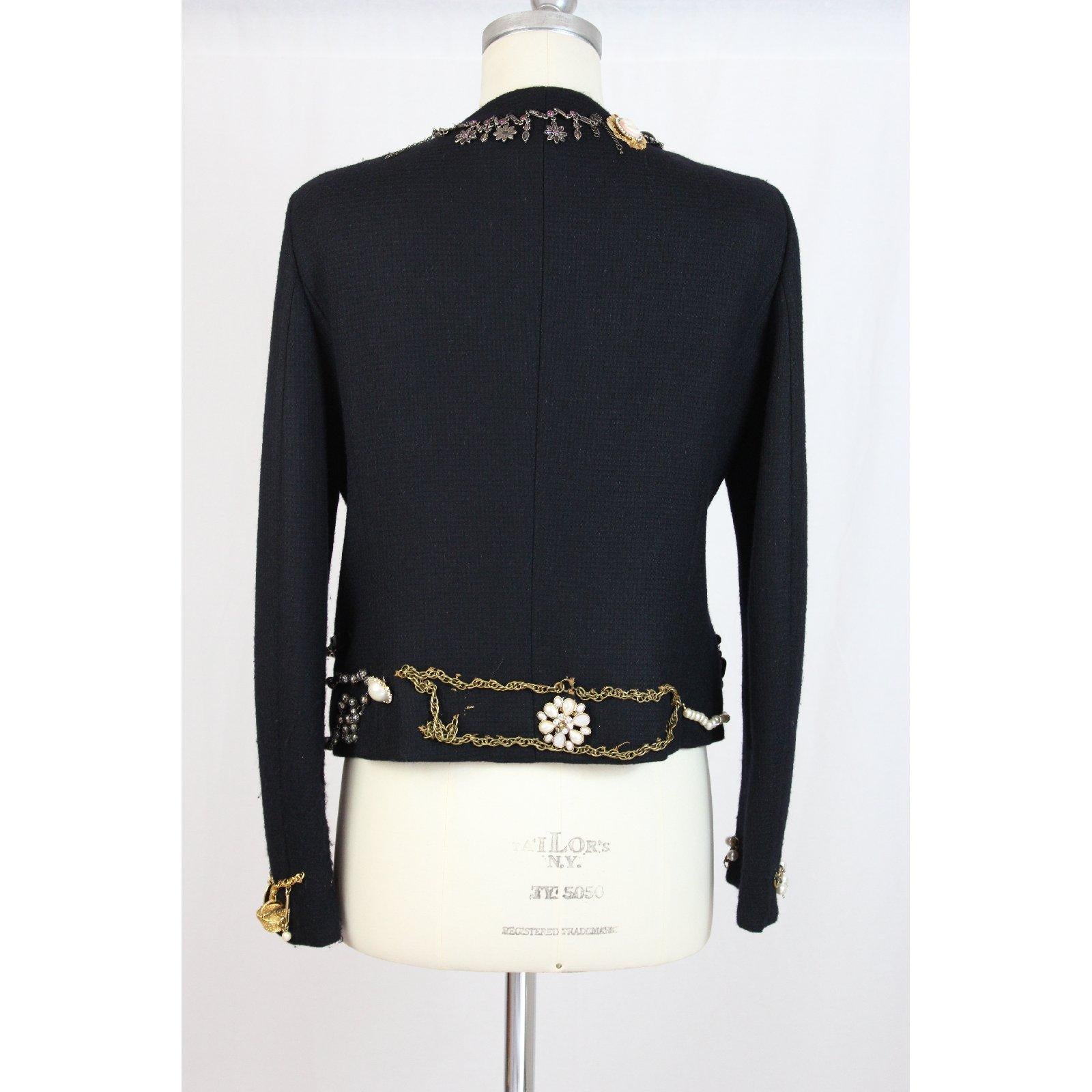 Moschino Blue Vintage Wool Jewerly Chain and Pearls Jacket, 1990s In Excellent Condition In Brindisi, Bt