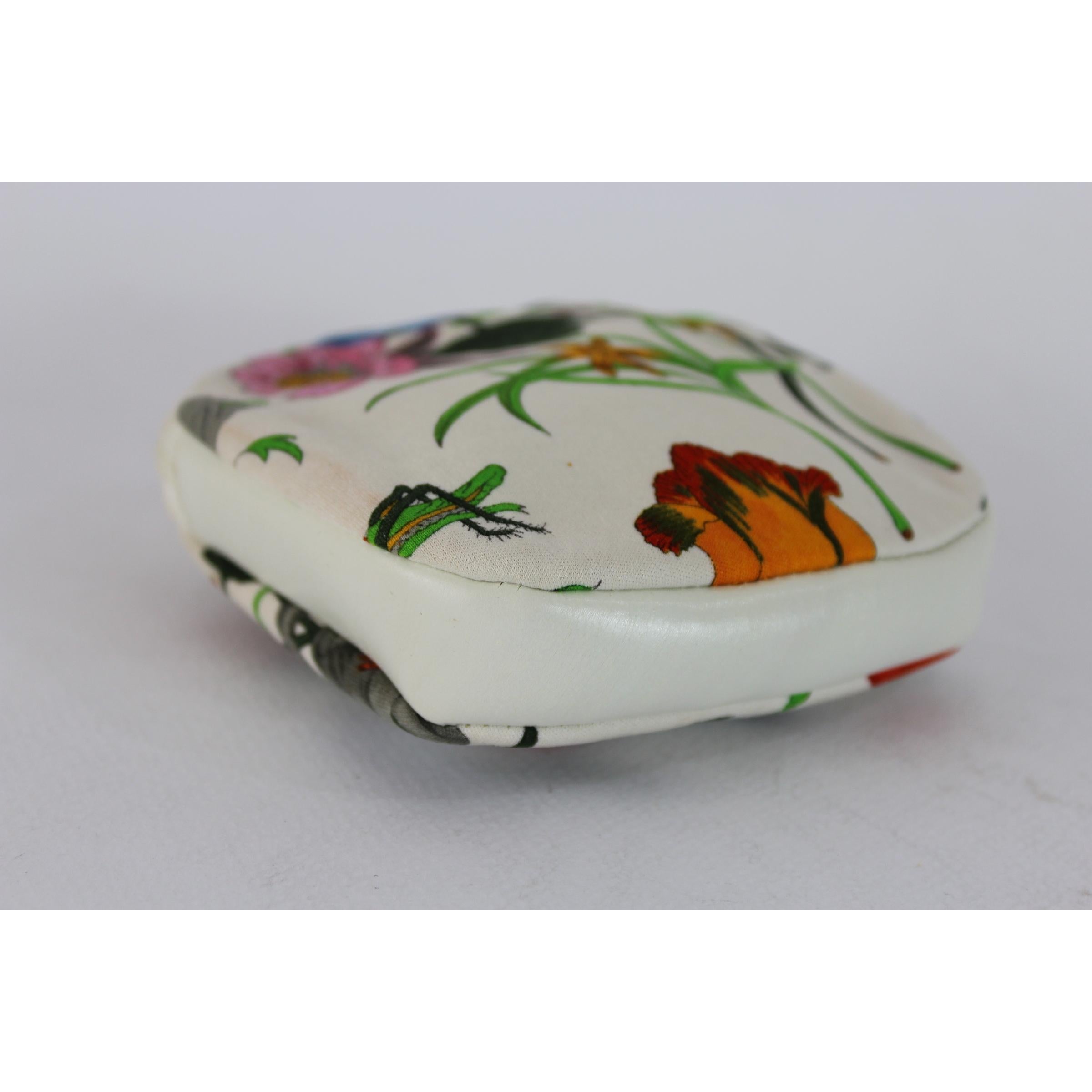 Gucci Flora Boutique Wallet Silk Leather Vintage White, 1970s In Good Condition In Brindisi, Bt