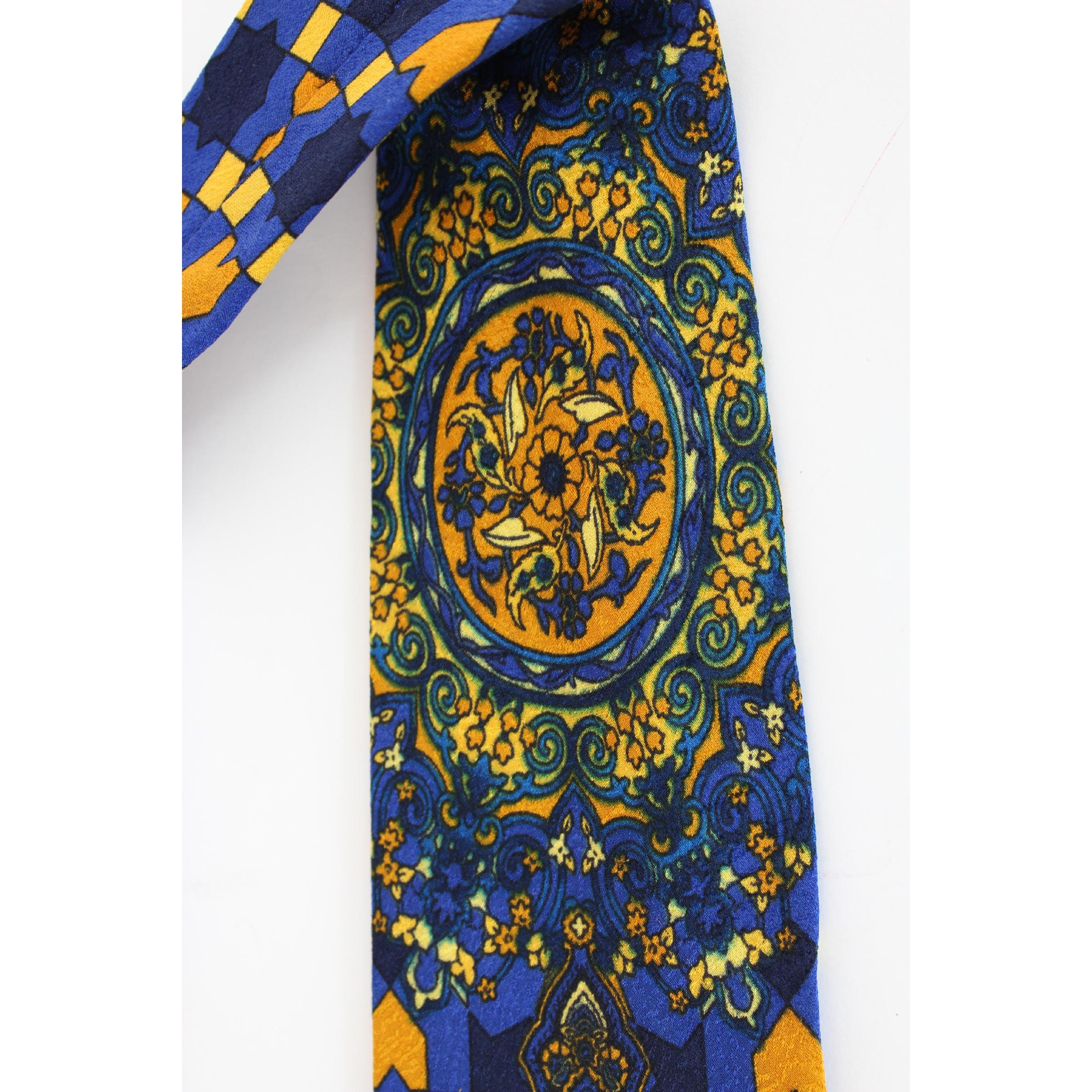 1980s Gianni Versace Tie Silk Baroque Vintage Blue Gold In Good Condition In Brindisi, Bt