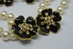 Chanel Unsigned 1950s Gripoix Black Flower Faux Pearl Necklace Choker Earrings