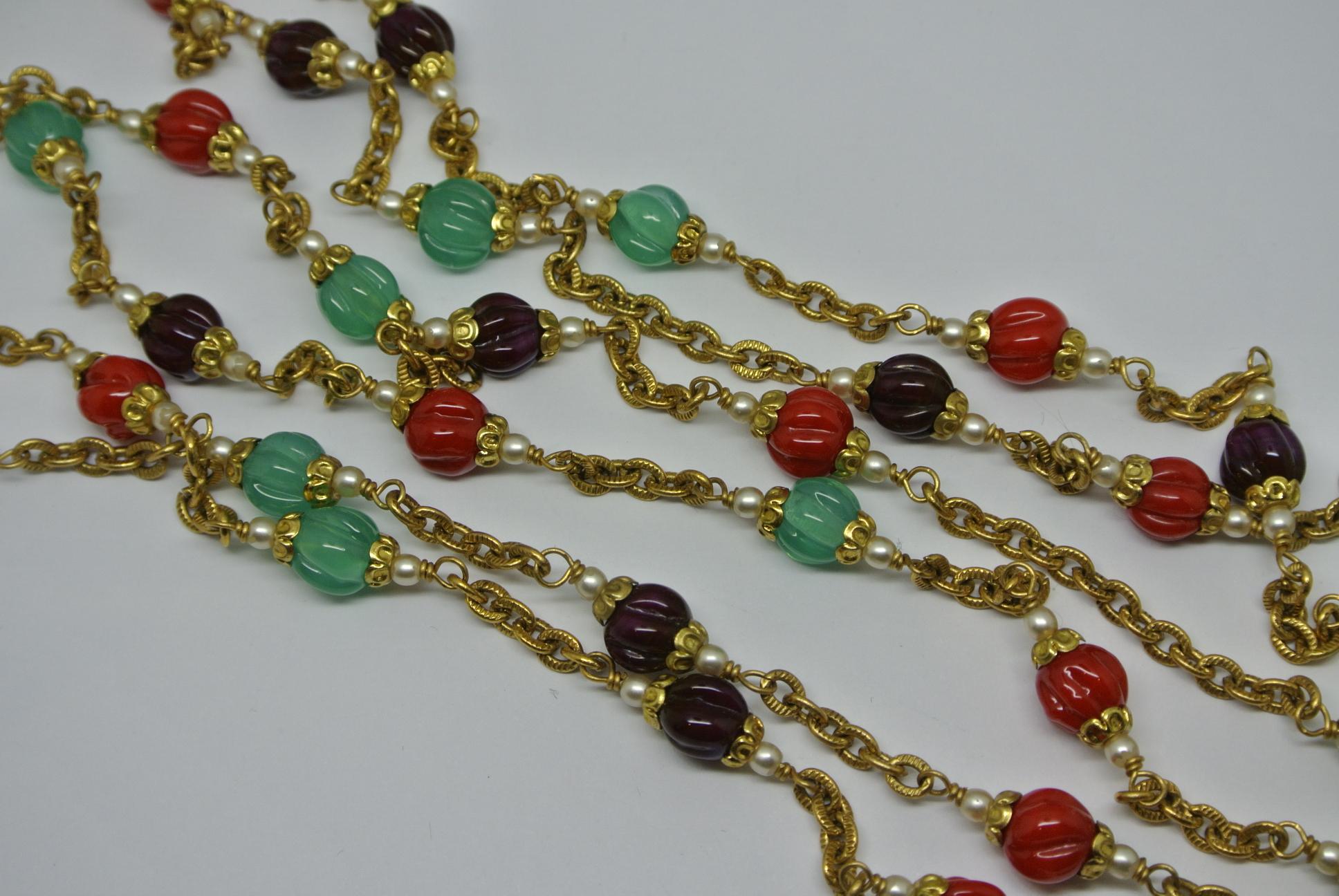 Artist Chanel 1980s Red Green Melon-Cut Gripoix Poured Glass Long Chain Necklace For Sale