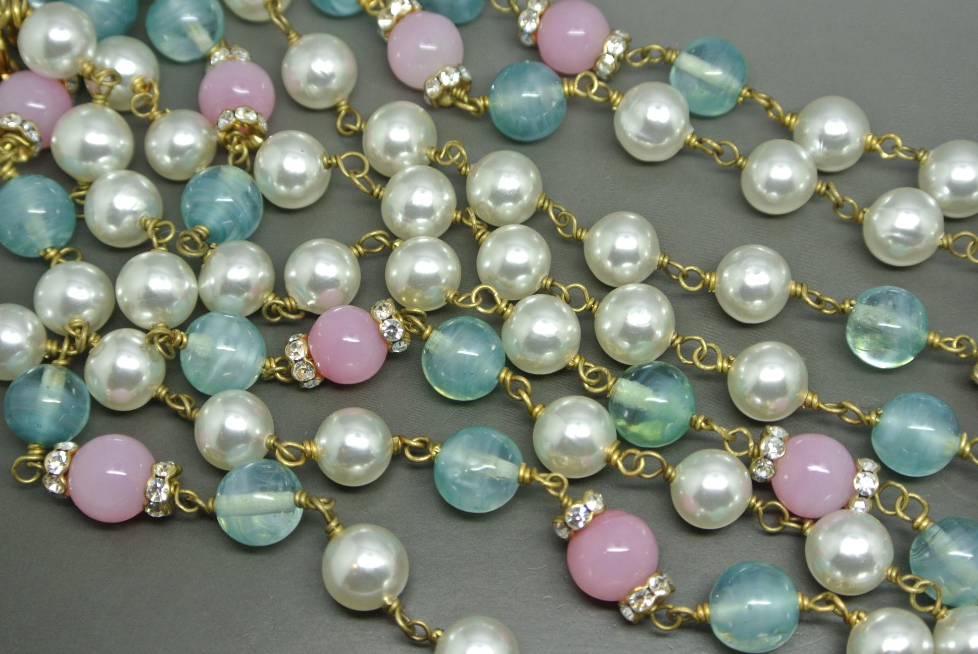 Chanel green pink gripoix poured glass faux pearl long necklace In Excellent Condition For Sale In London, GB