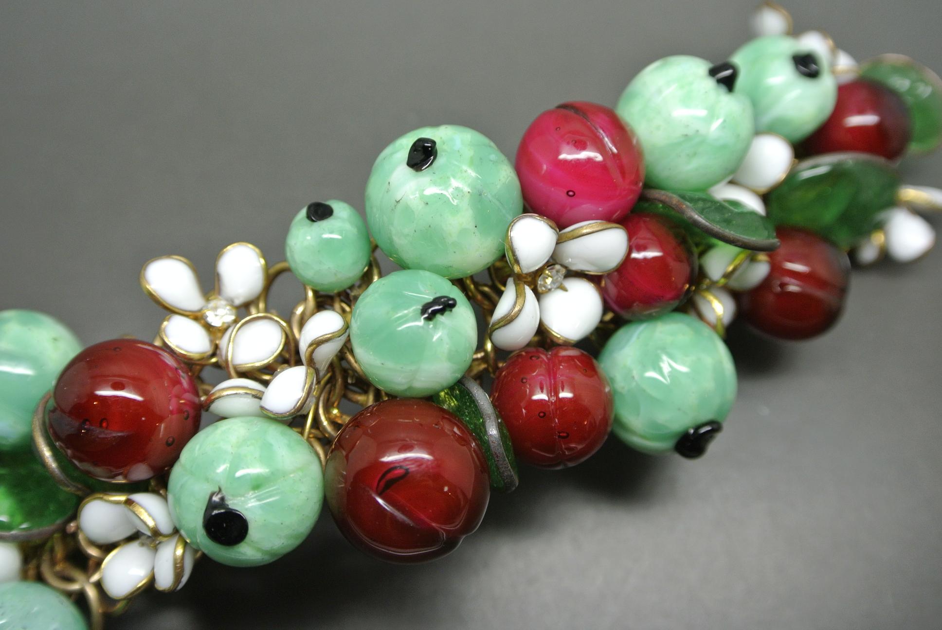 Gripoix 1950s Made in France Red Green Berry Beaded Charms Bracelet For Sale 1