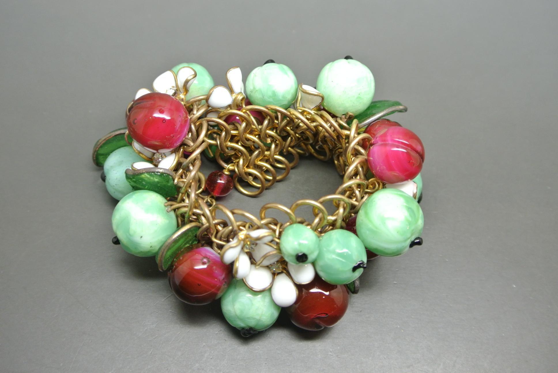 Gripoix 1950s Made in France Red Green Berry Beaded Charms Bracelet For Sale 2