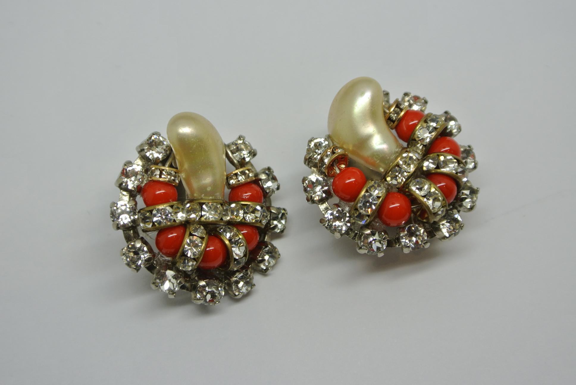 Vintage Chanel by Goossens Orange Glass Faux Pearl Earrings In Fair Condition For Sale In London, GB