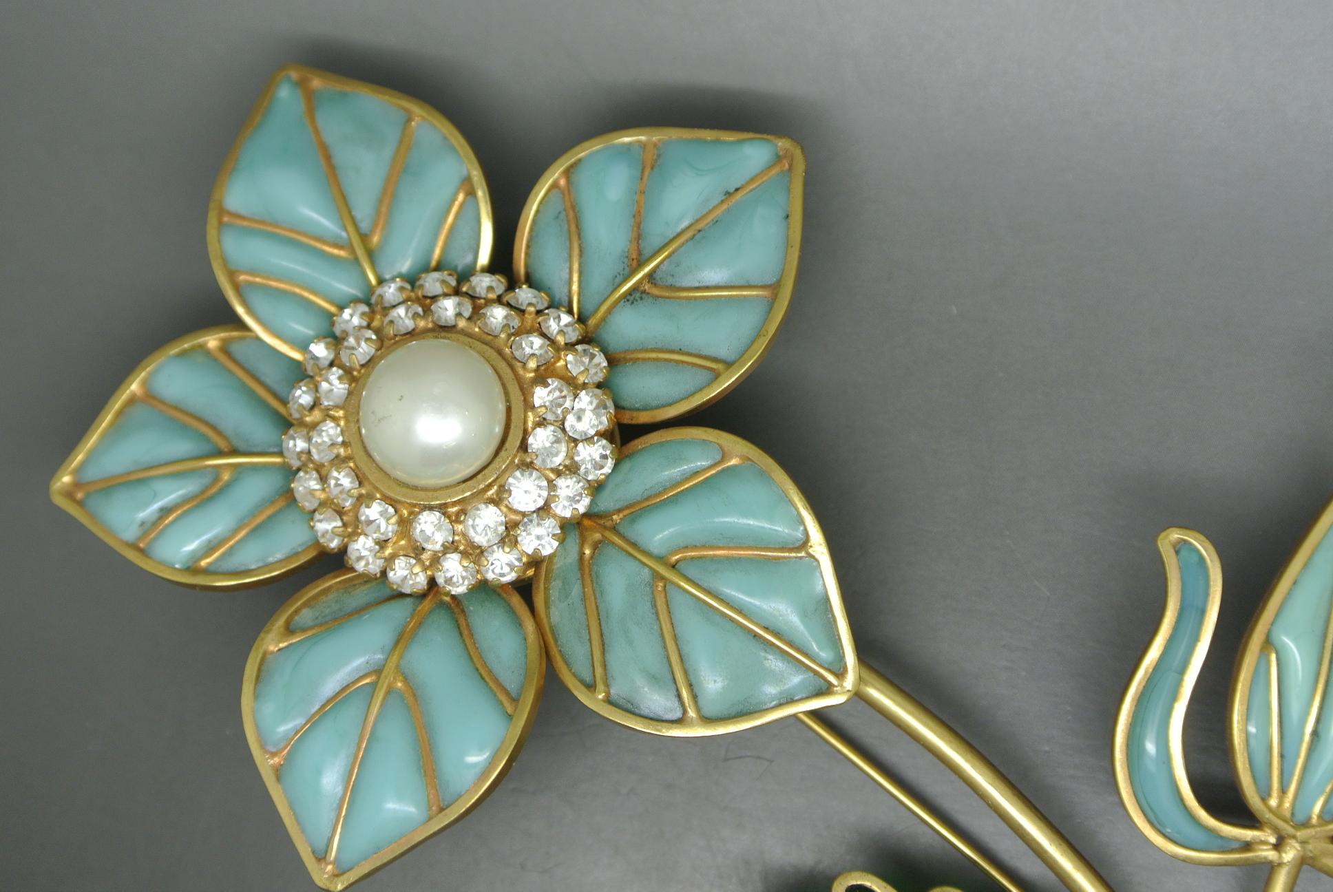 Cristobal signed brooch
Made by Gripoix workshop in paris
Very large one
Dated 1990s