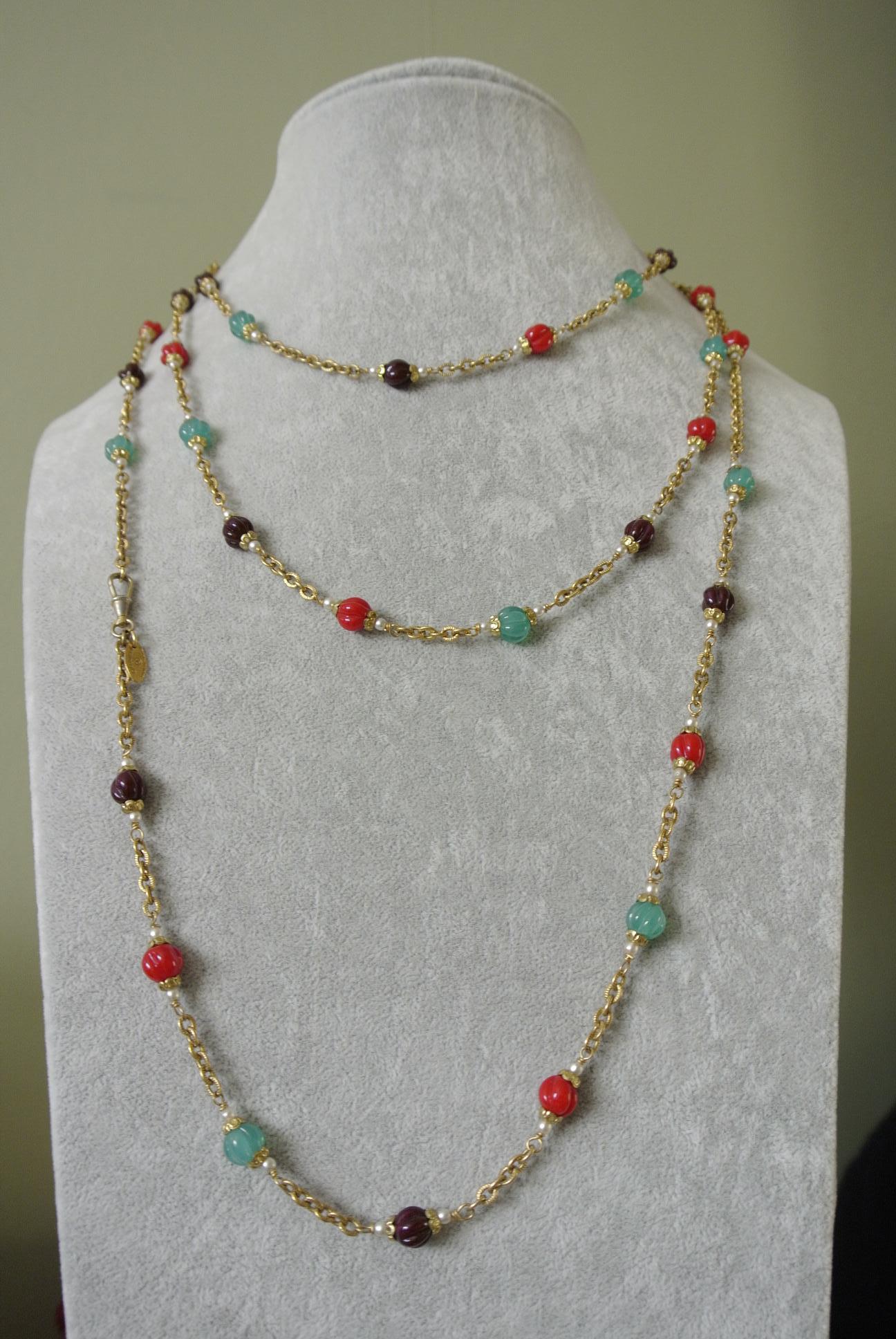 Chanel 1980s Red Green Melon-Cut Gripoix Poured Glass Long Chain Necklace For Sale 3