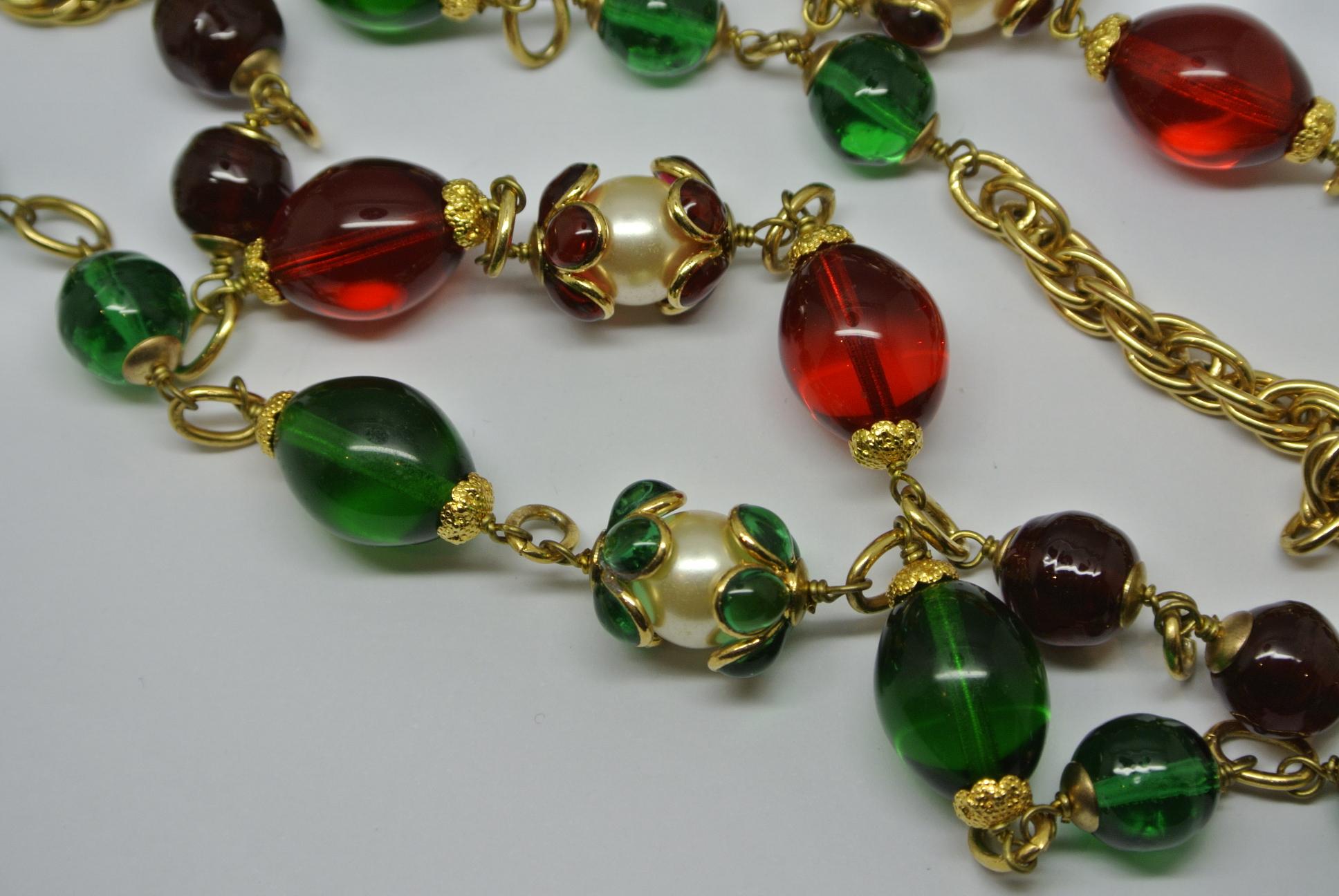 Artist Chanel green red gripoix poured glass flower capped faux pearl chain necklace
