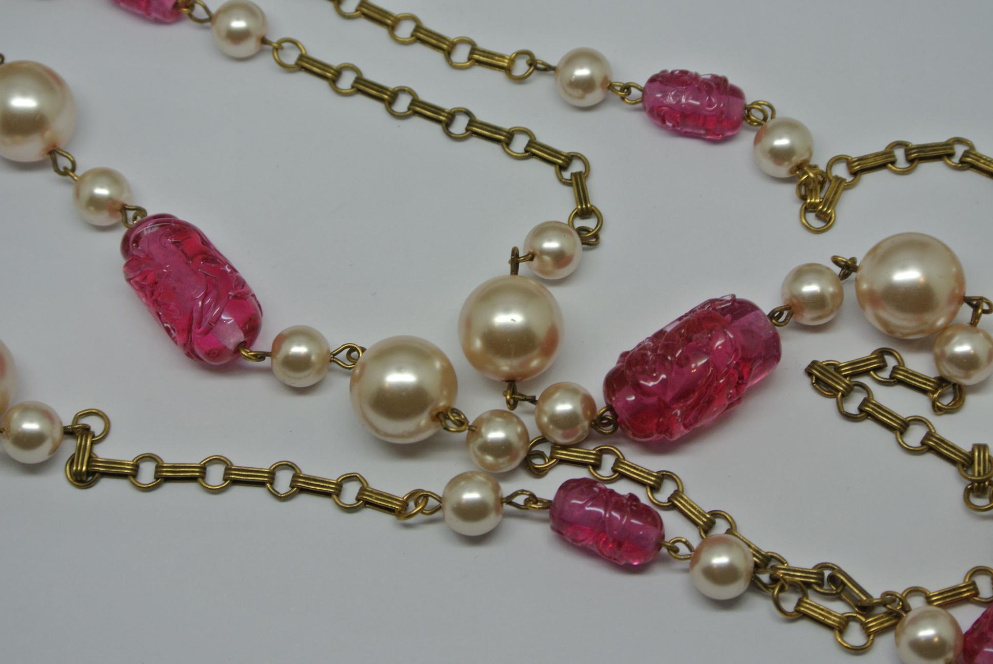 Artist Chanel signed red poured glass faux pearl long chain necklace For Sale