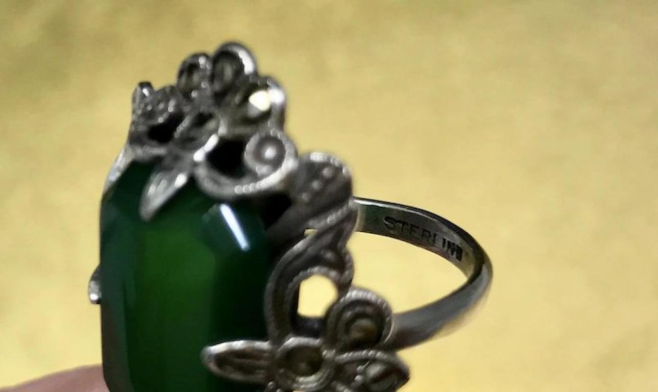 Vintage 1920s Art Deco Silver Chrysoprase Ring Christmas Gift Ideas for Wife For Sale 3