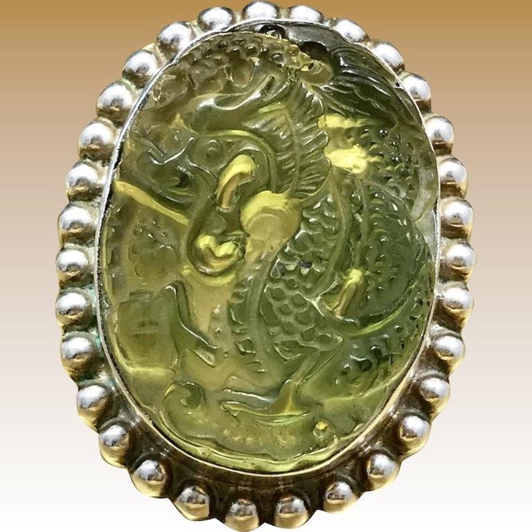 Vintage 1970s Retro Carved Jade Dragon Sterling Silver Mens Christmas Gift Ring In Good Condition For Sale In Champions State Gate, FL