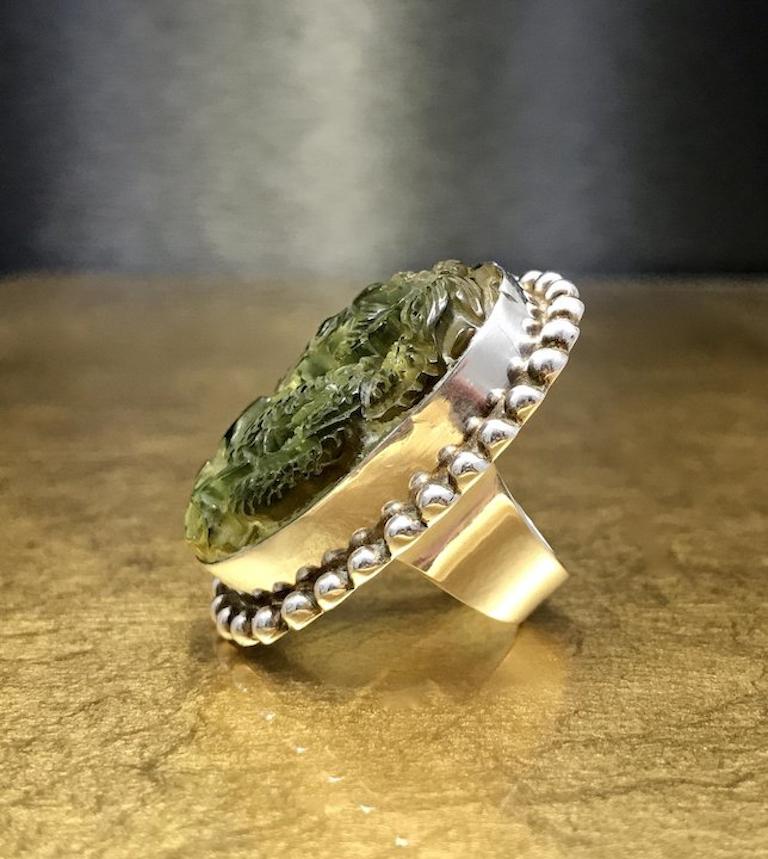 Vintage 1970s Retro Carved Jade Dragon Sterling Silver Mens Christmas Gift Ring For Sale 2