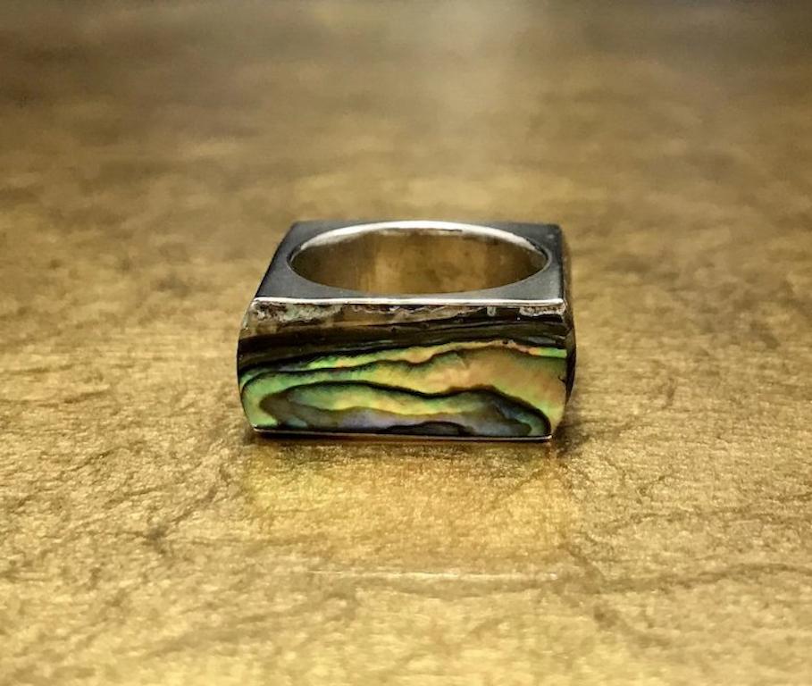 Vintage 1960s Silver Minimalist Modernist Geometric Square Abalone Shell Ring In Good Condition For Sale In Champions State Gate, FL
