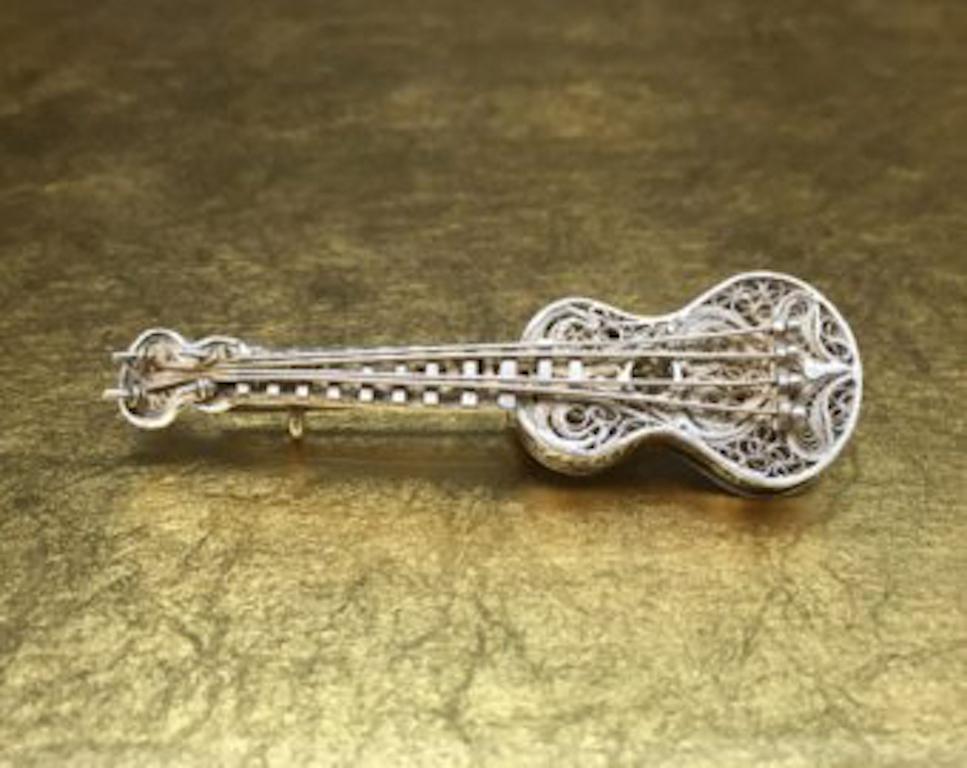 1910s Antique Art Nouveau Filigree Violine Brooch Pin Christmas Gifts for Mom In Good Condition For Sale In Champions State Gate, FL