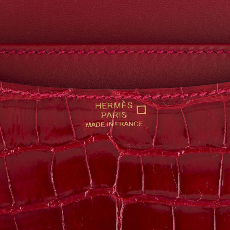 HERMES Braise red Shiny Alligator CONSTANCE 18 Shoulder Bag In New Condition In Zürich, CH