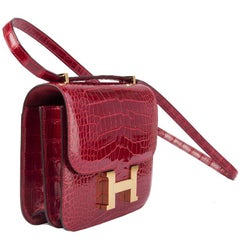 HERMES Braise red Shiny Alligator CONSTANCE 18 Shoulder Bag