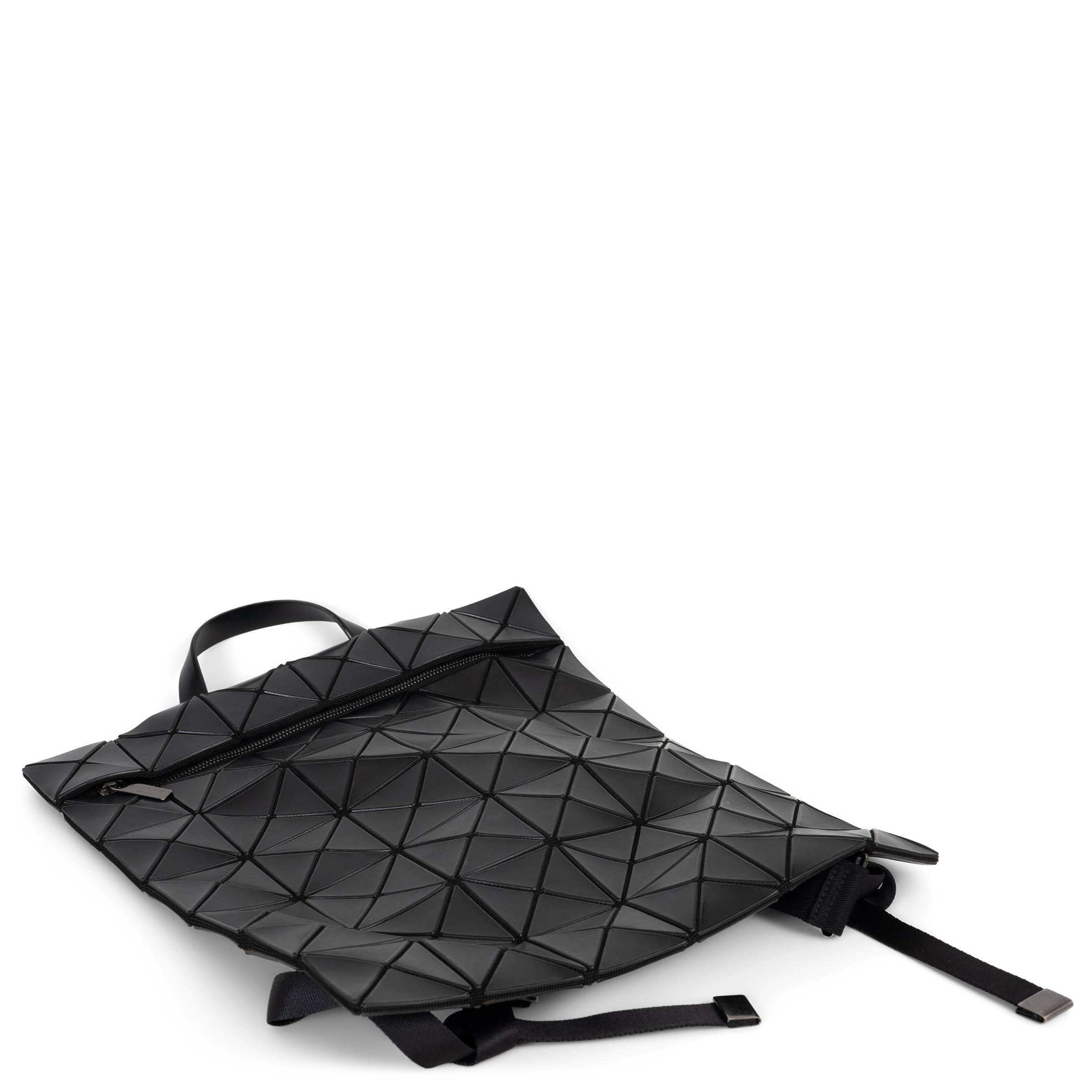 ISSEY MIYAKE noir PVC BAO BAO FLAT Sac à dos Bon état - En vente à Zürich, CH