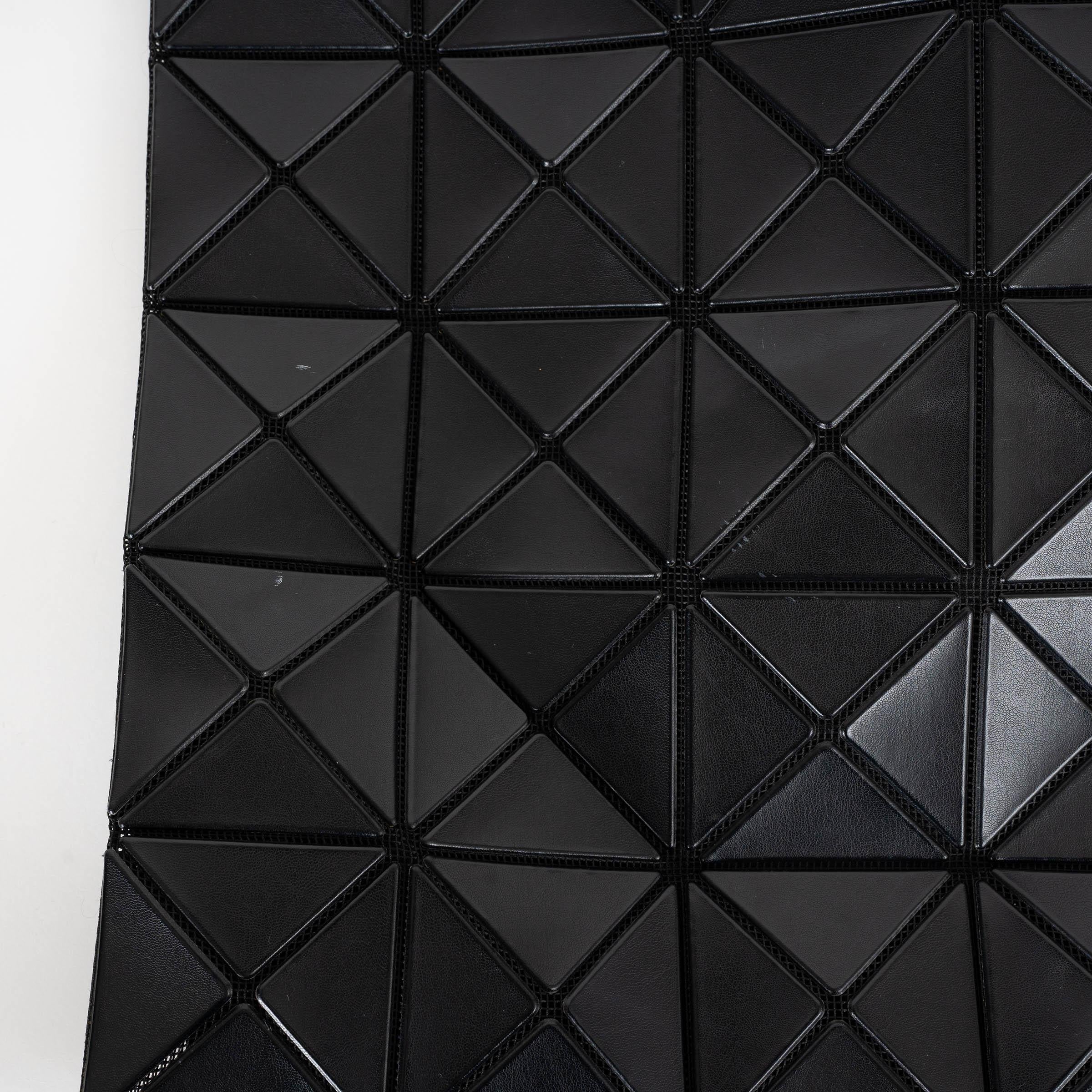 ISSEY MIYAKE noir PVC BAO BAO FLAT Sac à dos en vente 4
