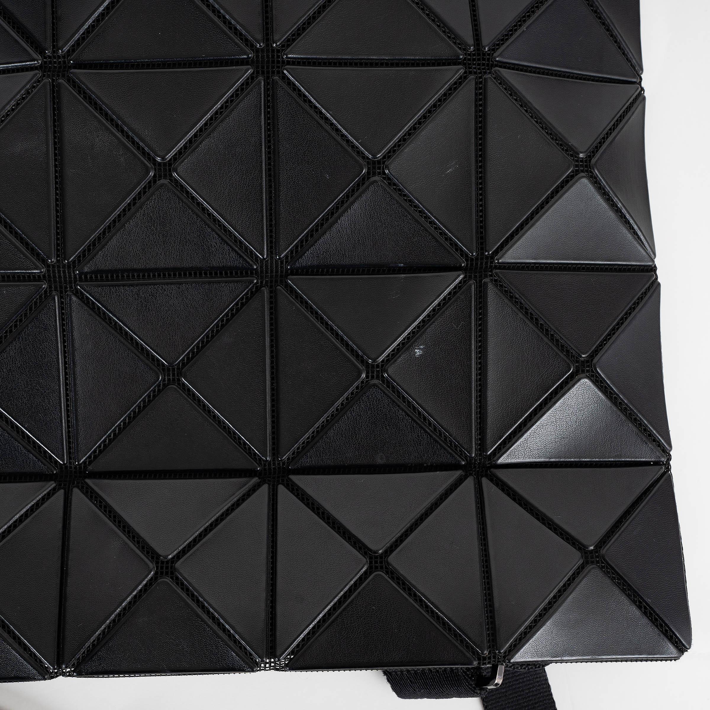 ISSEY MIYAKE noir PVC BAO BAO FLAT Sac à dos en vente 3