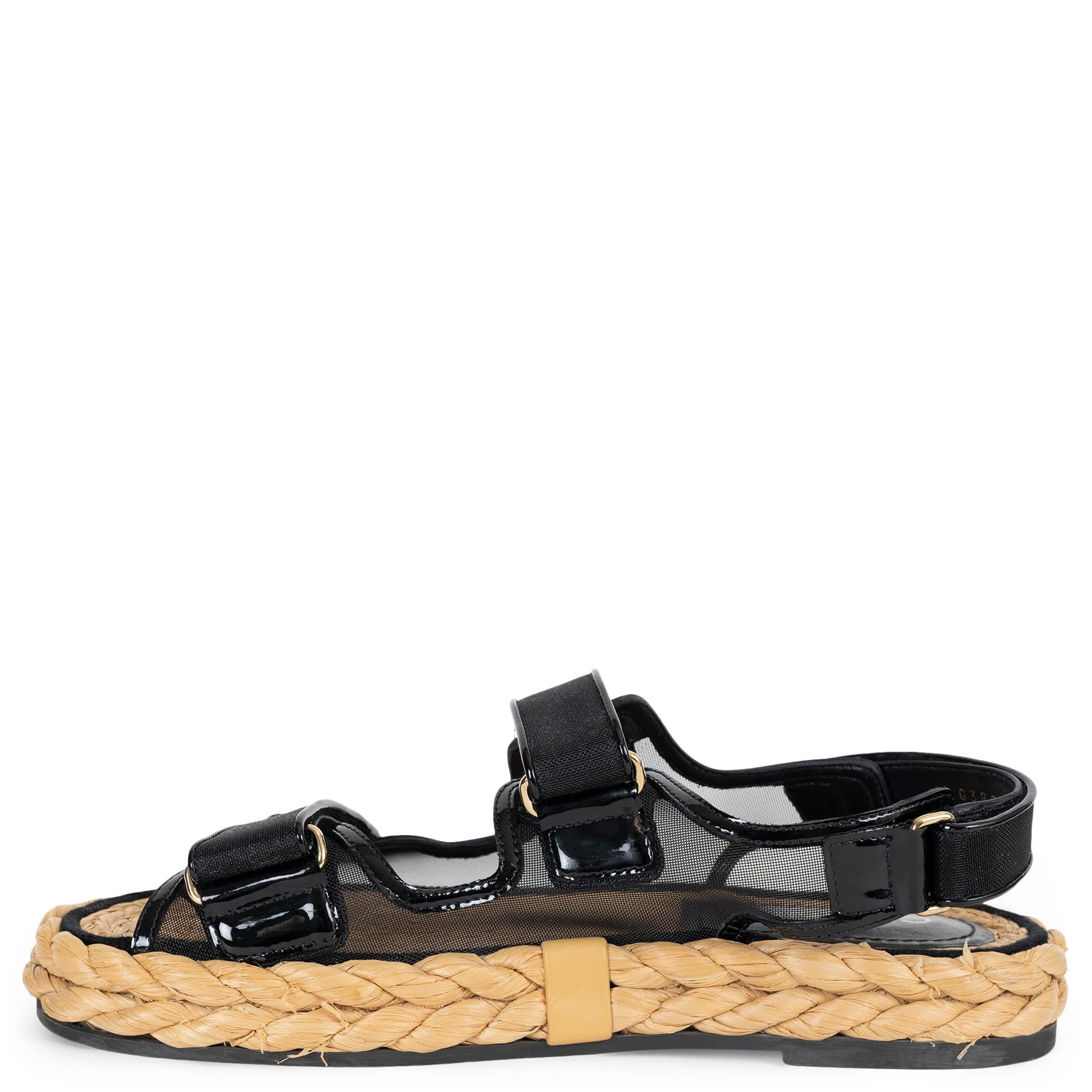 CHANEL schwarzes Netz & Lackleder 22P DAD RAFFIA Sandalen Schuhe 40 (Schwarz) im Angebot