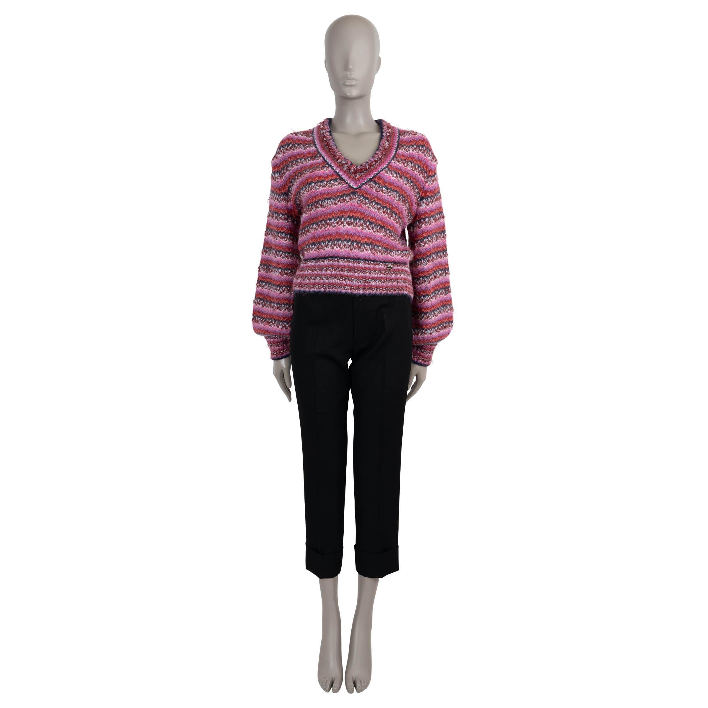 Chanel rosa alpaca 22A FLORENCE con strisce a V Maglione 36 XS In condizioni ottime in vendita a Zürich, CH