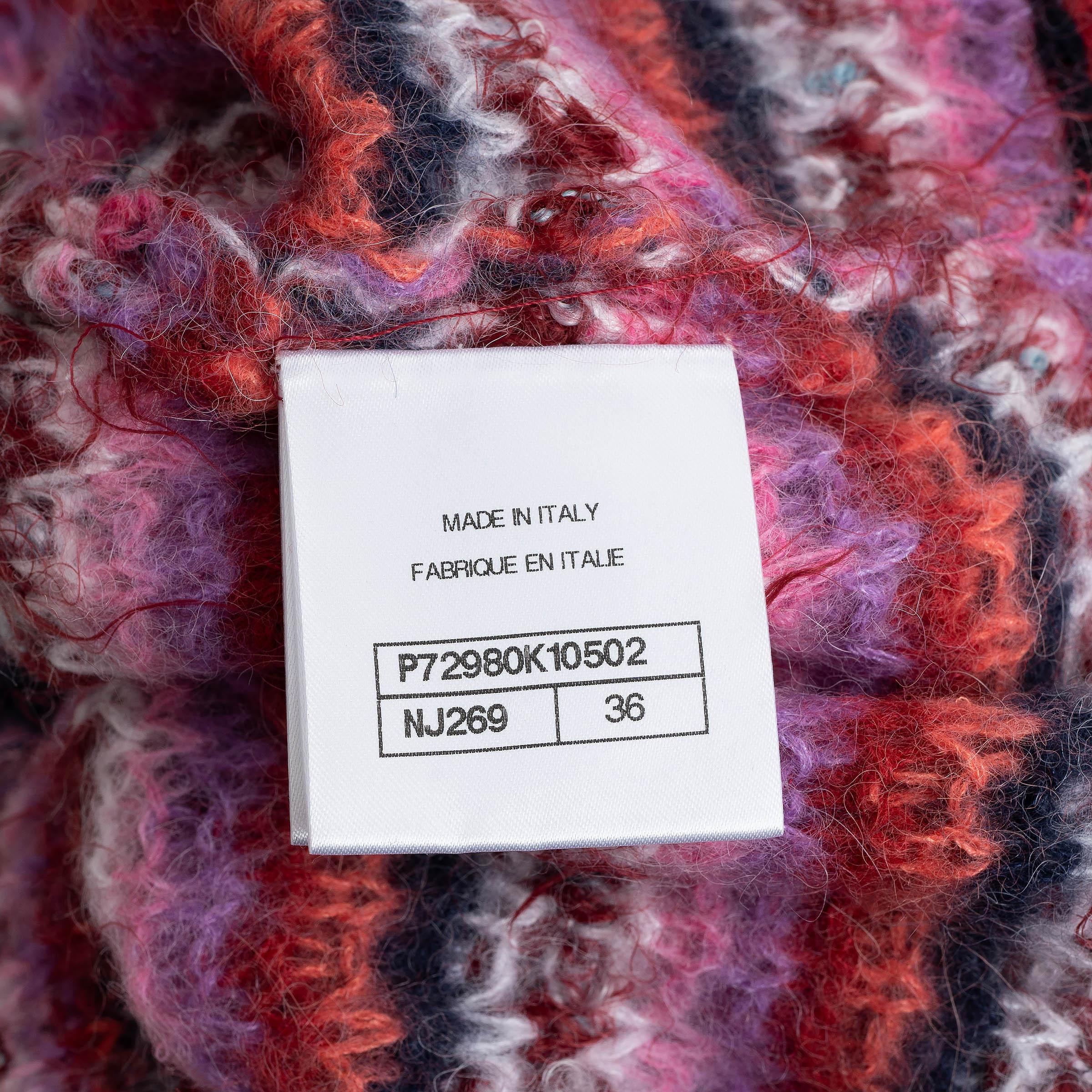 Chanel rosa alpaca 22A FLORENCE con strisce a V Maglione 36 XS in vendita 3