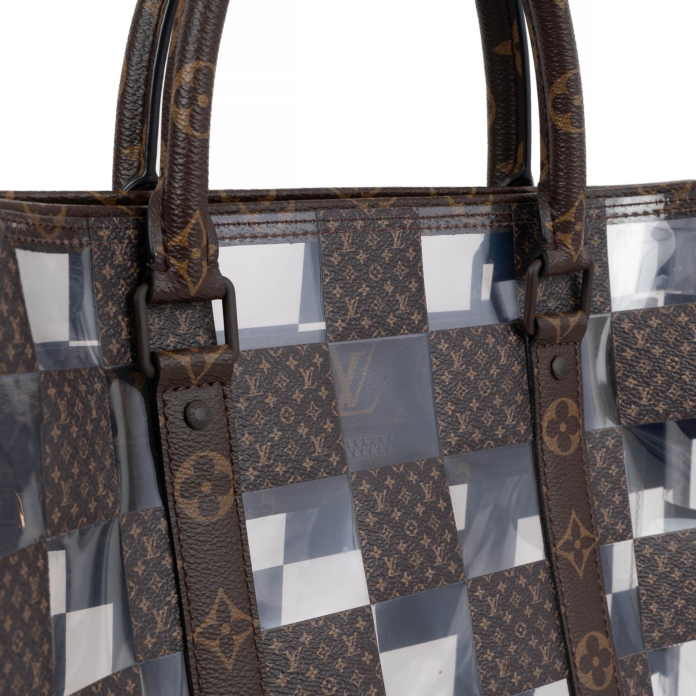 LOUIS VUITTON sac cabas Monogram 2022 SAC PLAT marron Pour femmes en vente