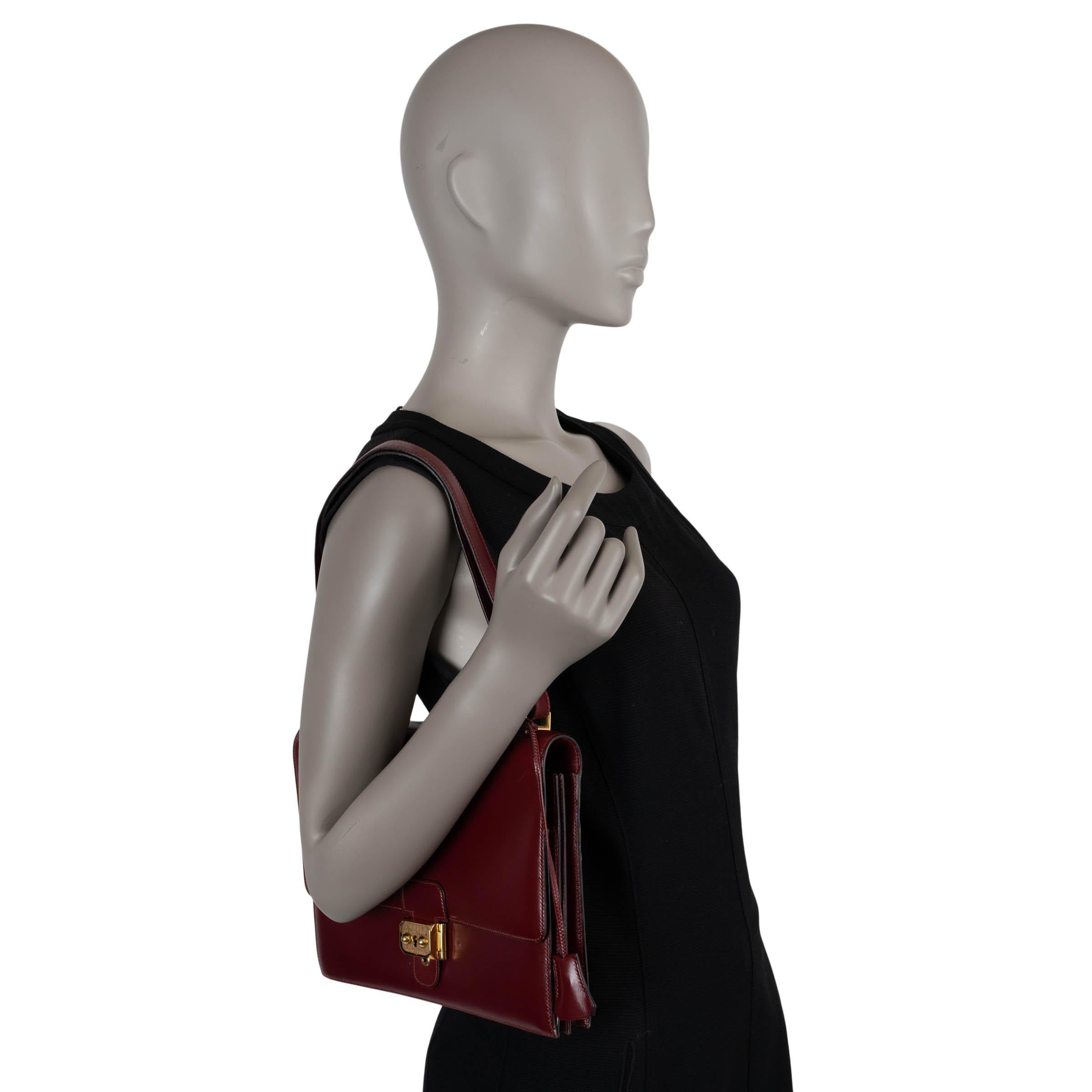 HERMES Rouge H burgundy Box Leder SAC A DEPECHES 26 Umhängetasche mit Gold im Angebot 6