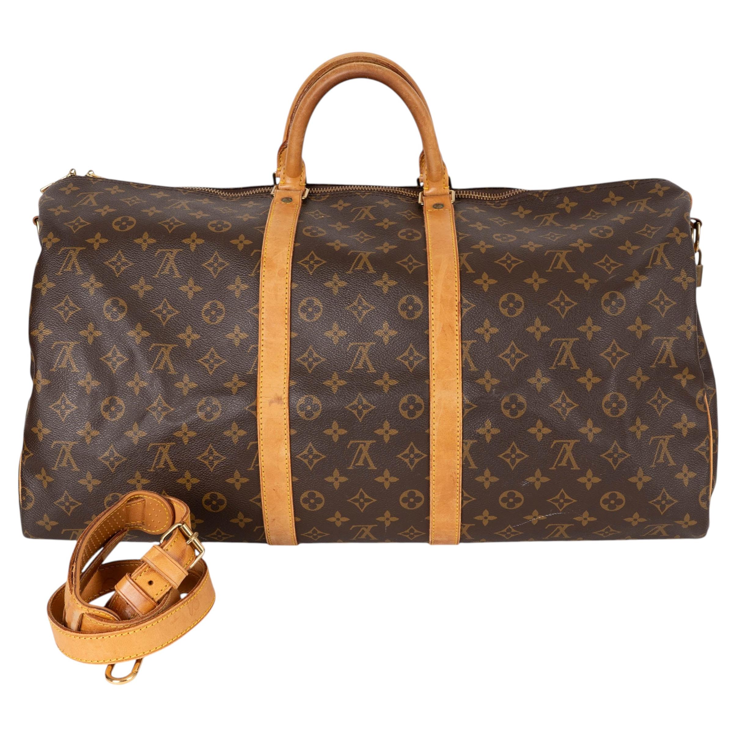 Can a real Louis Vuitton item have upside down LV logos?