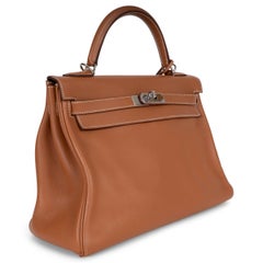 HERMES Gold camel Swift leather KELLY 32 RETOURNE Bag PHW