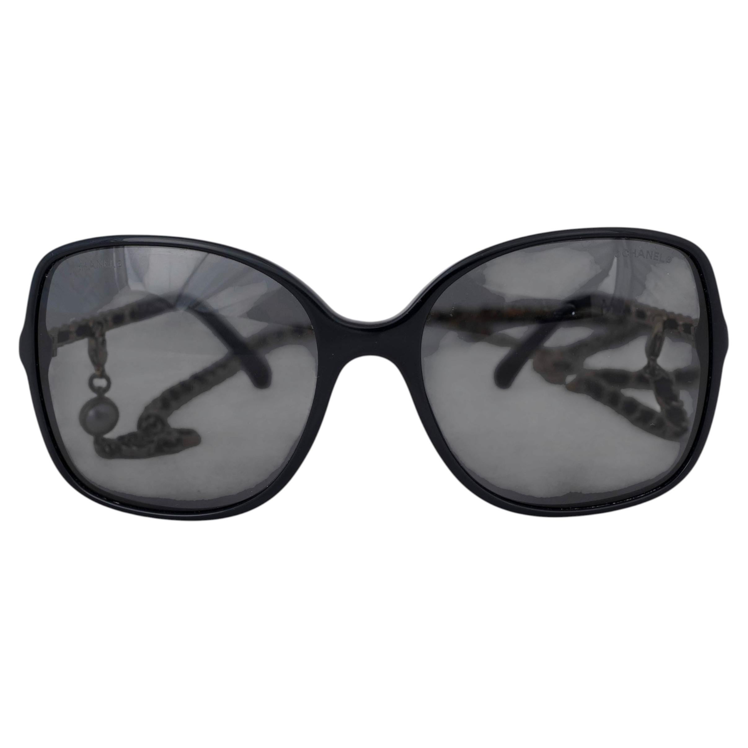 CHANLE black acetate 2023 HEART CHAIN Sunglasses 5210Q
