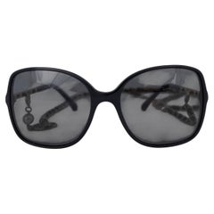 CHANLE black acetate 2023 HEART CHAIN Sunglasses 5210Q