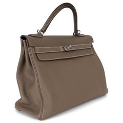 HERMES Etoupe taupe Togo leather KELLY 32 RETOURNE Bag PHW
