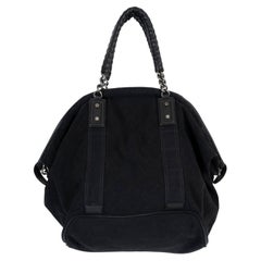 Bolso de lona negro de CHANEL, modelo STREET STYLE LARGE DUFFLE, de 2015
