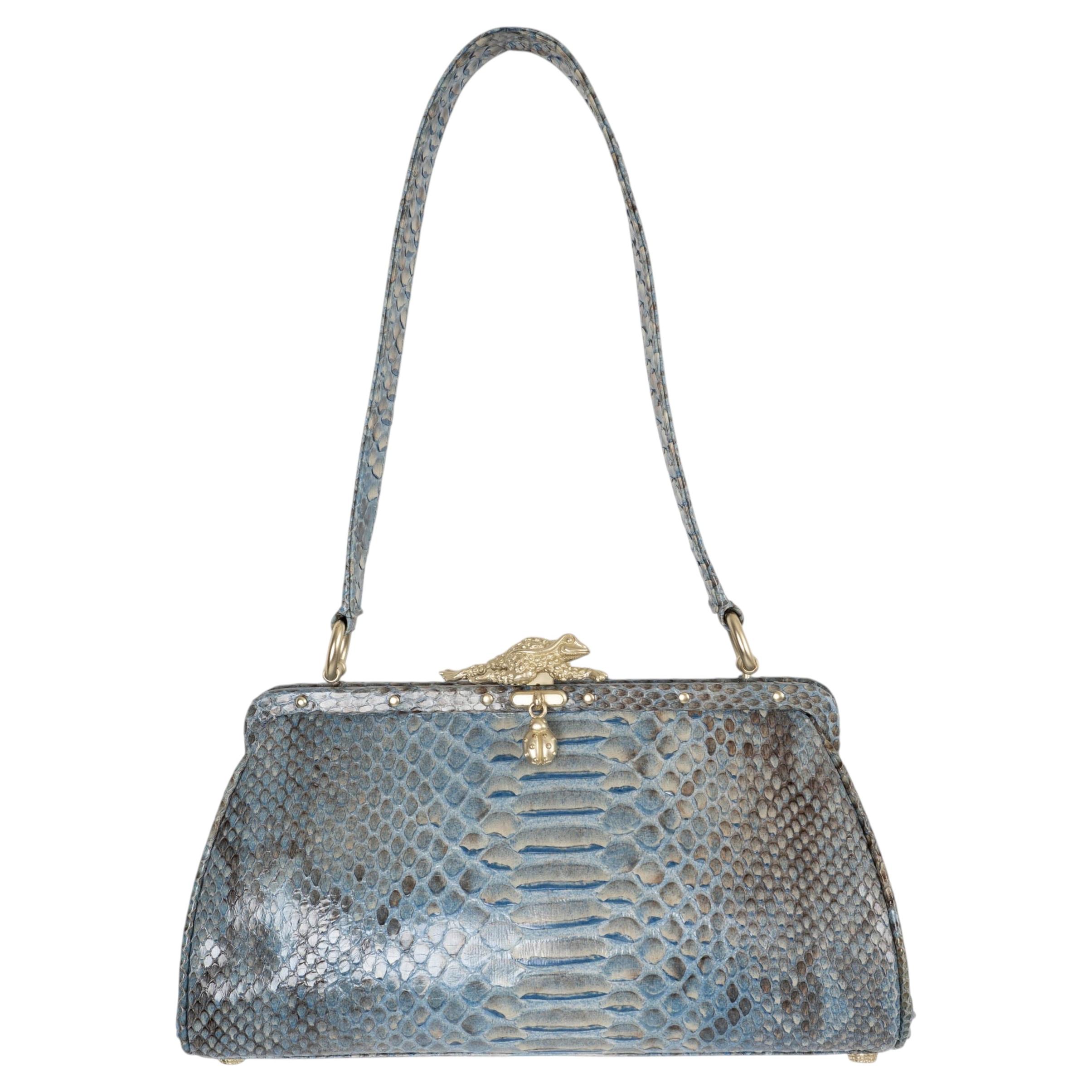 Borsa a tracolla KIESELSTEIN-CORD azzurra con motivo PYTHON FROG FRAME in vendita