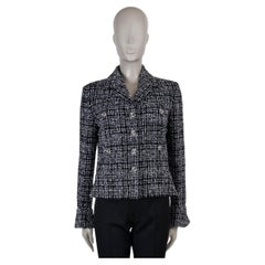CHANEL black & white cotton 23B FOUR POCKET SHORT TWEED Jacket 38 S