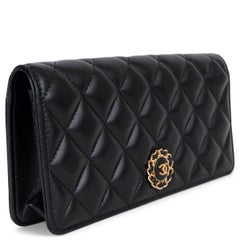 Pochette CHANEL en cuir noir matelassé 2021 – CADEAU VIP