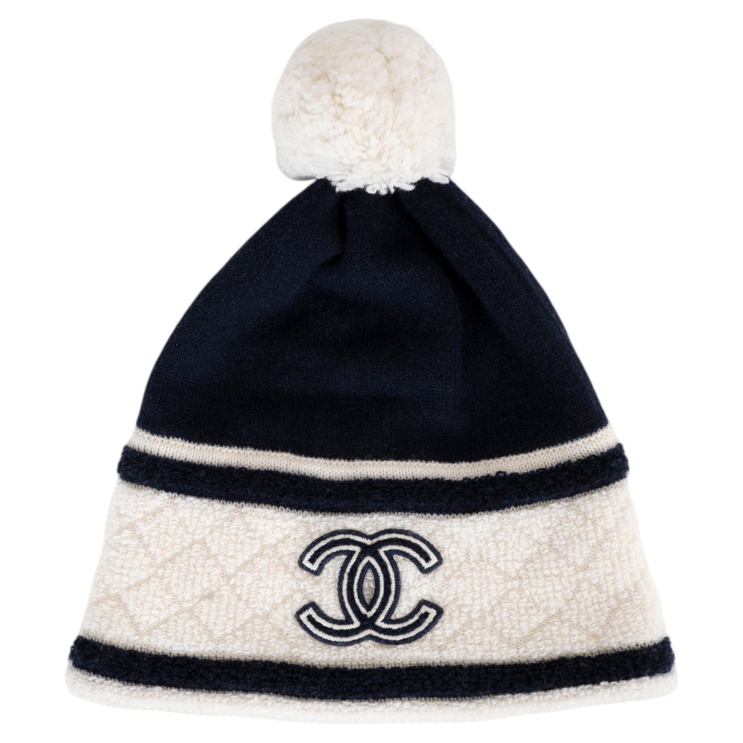 Pre-owned Chanel 2019 Cc Terry Trim Pompom Beanie Navy White One Size