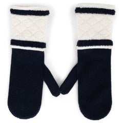CHANEL 2019 CC Terry Trim Knit Mittens Navy White One Size