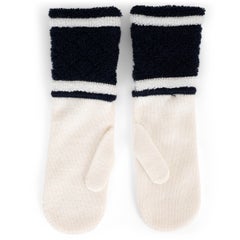 CHANEL 2019 CC Terry Trim Knit Mittens White Navy One Size